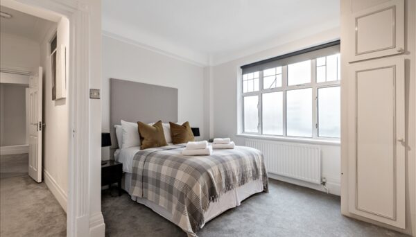 Strathmore Court Park Road NW8 7HY