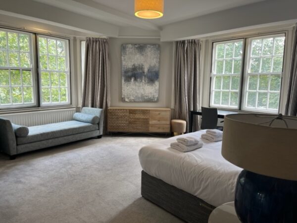 Park Road NW8 7HY