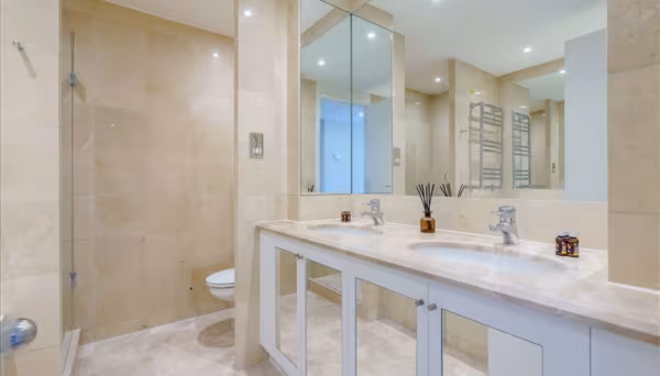 Circus Apartments E14 8RW
