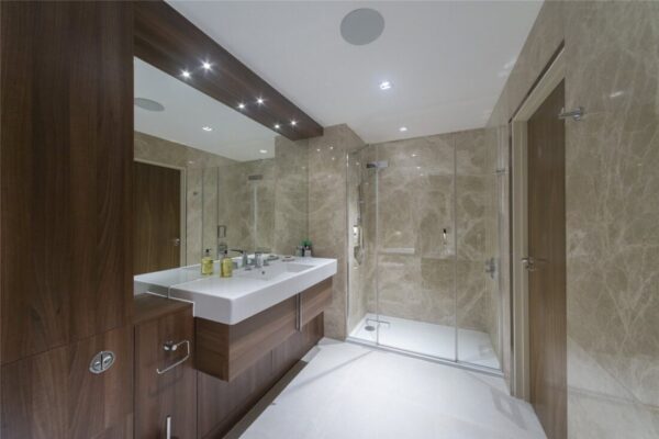 Nine Elms SW11 7AW