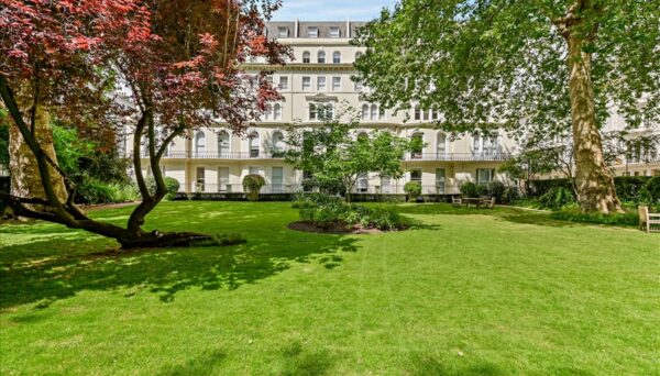 Kensington Gardens Square W2 4BB