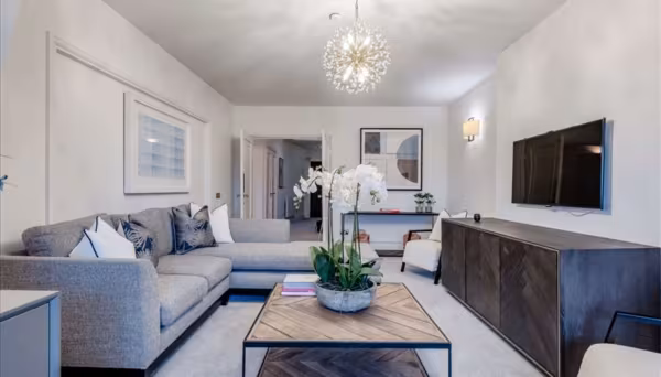 Strathmore Court NW8 7HY