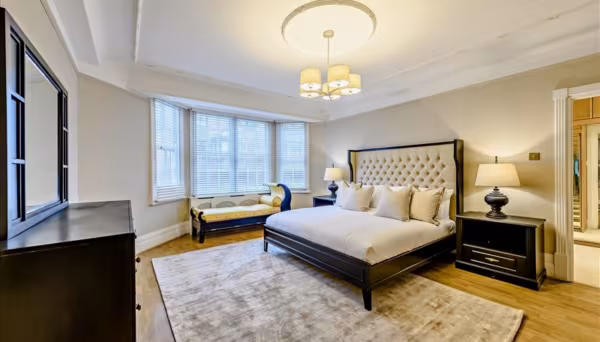 Strathmore Court NW8 7HY