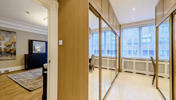 Strathmore Court NW8 7HY