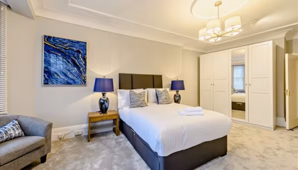 Strathmore Court NW8 7HY