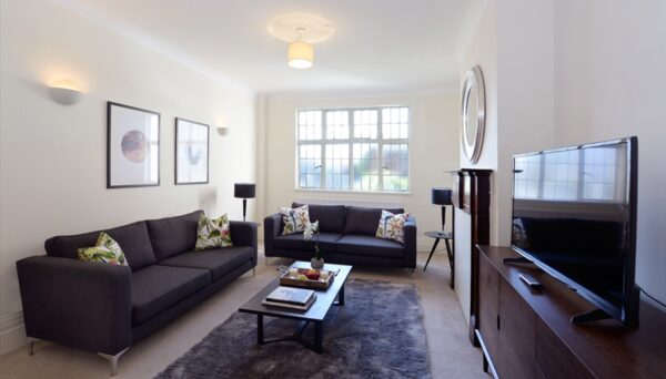 Park Road NW8 7HY