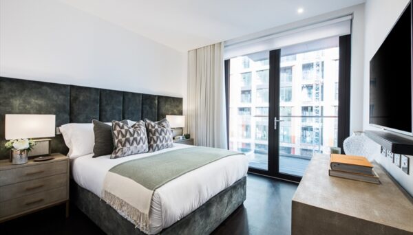 Thornes House SW11 7AG