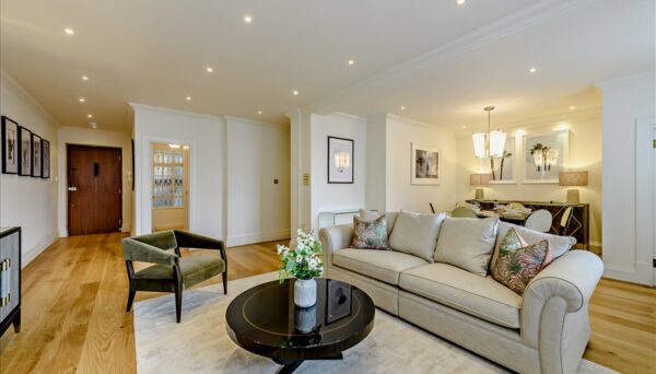 Park Road NW8 7HY