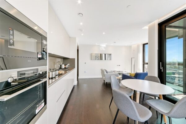 Madeira Tower The Residence Nine Elms SW11