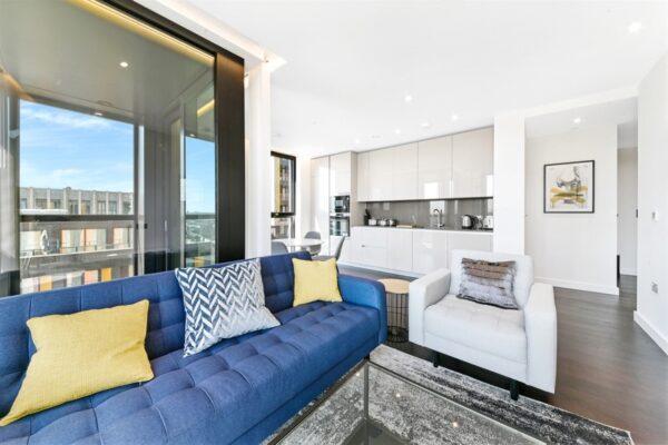 Madeira Tower The Residence Nine Elms SW11