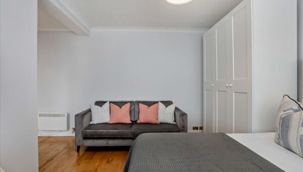 Hill Street W1J 5NA