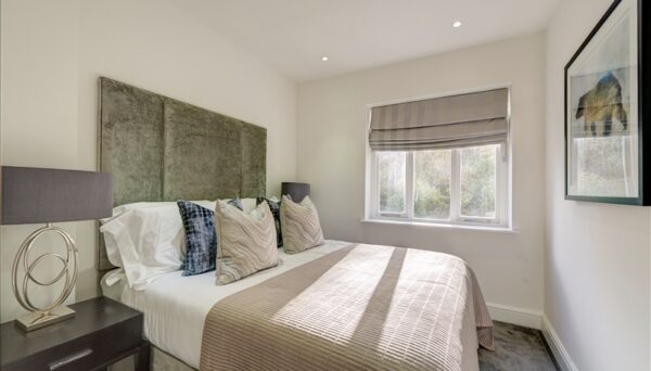 Somerset Court Kensington W8 6JN