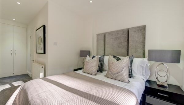 Somerset Court Kensington W8 6JN