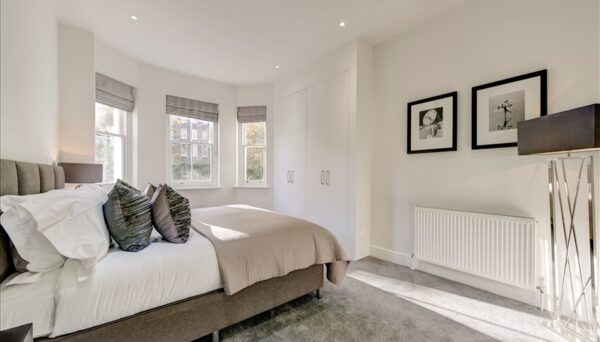 Somerset Court Kensington W8 6JN
