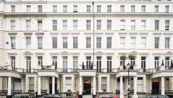 Somerset Court Kensington W8 6JN