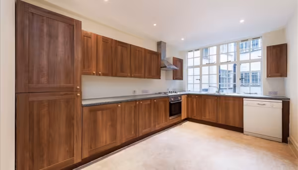 Strathmore Court NW8 7HY
