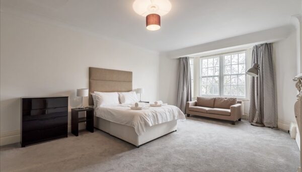 Park Road NW8 7HY