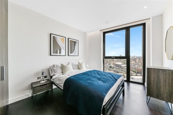 Madeira Tower The Residence Nine Elms SW11